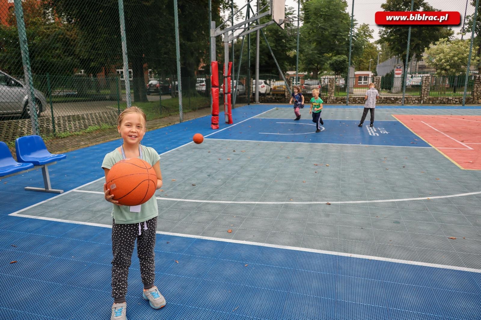 Zdjęcie w galerii na portalu naszraciborz.pl: Dwa ostatnie przystanki Baśniowego Lata z Biblioteką wiadomości z regionu