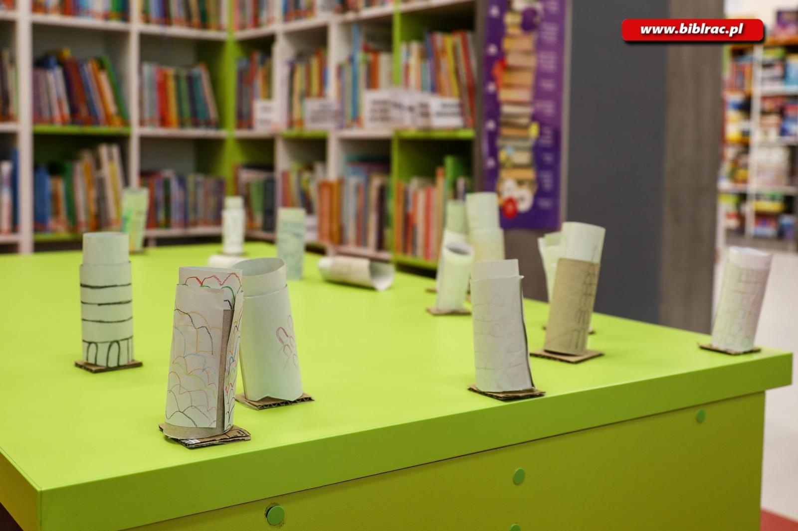 Zdjęcie w galerii na portalu naszraciborz.pl: Dwa ostatnie przystanki Baśniowego Lata z Biblioteką wiadomości z regionu