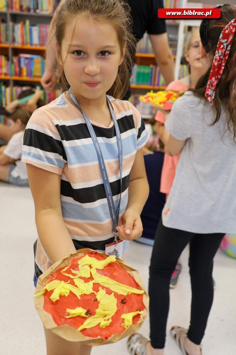 Zdjęcie w galerii na portalu naszraciborz.pl: Dwa ostatnie przystanki Baśniowego Lata z Biblioteką wiadomości z regionu
