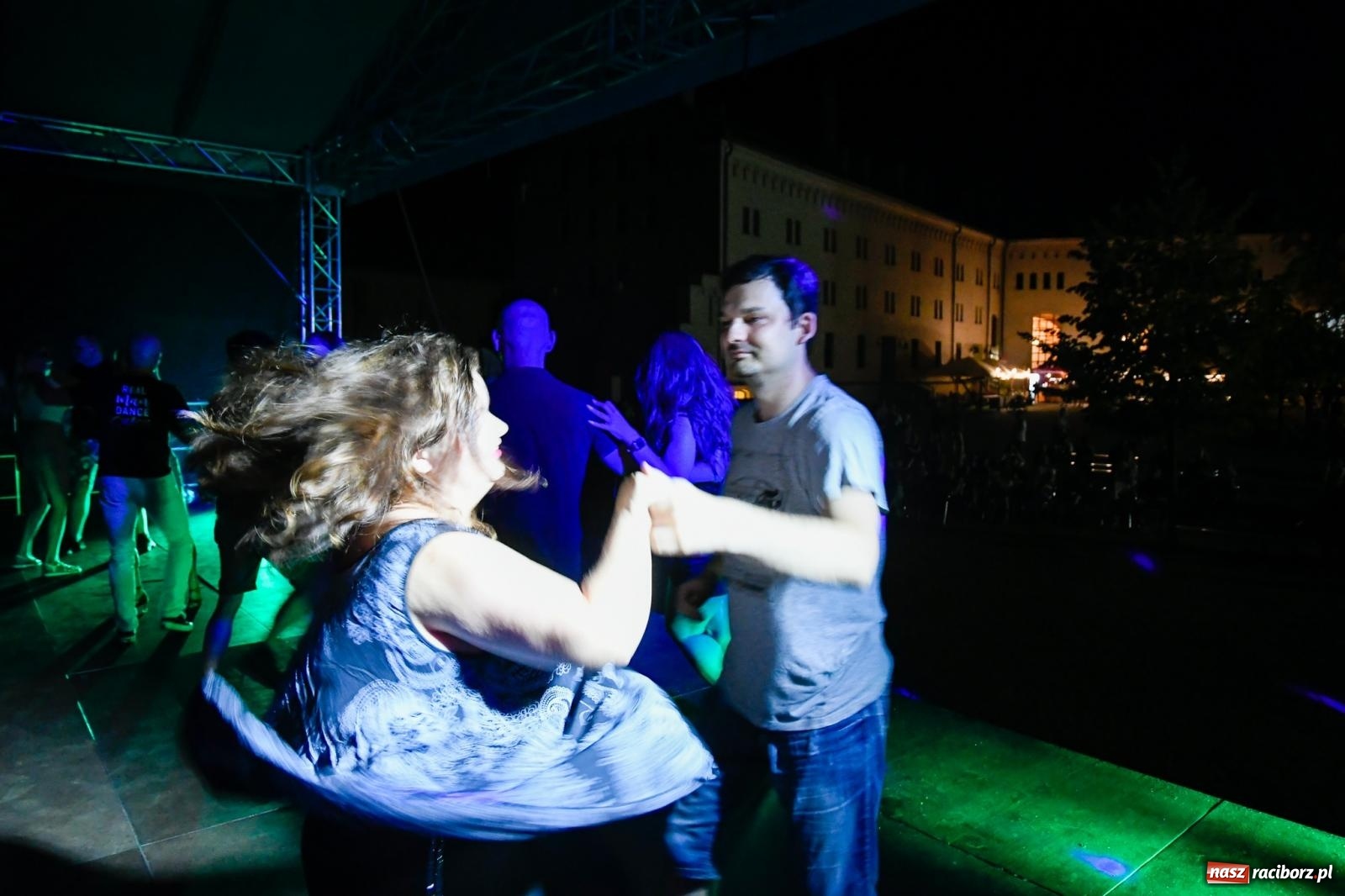 Zdjęcie w galerii na portalu naszraciborz.pl: Latino Party ON AIR na zamku [FOTO i WIDEO] wiadomości z regionu