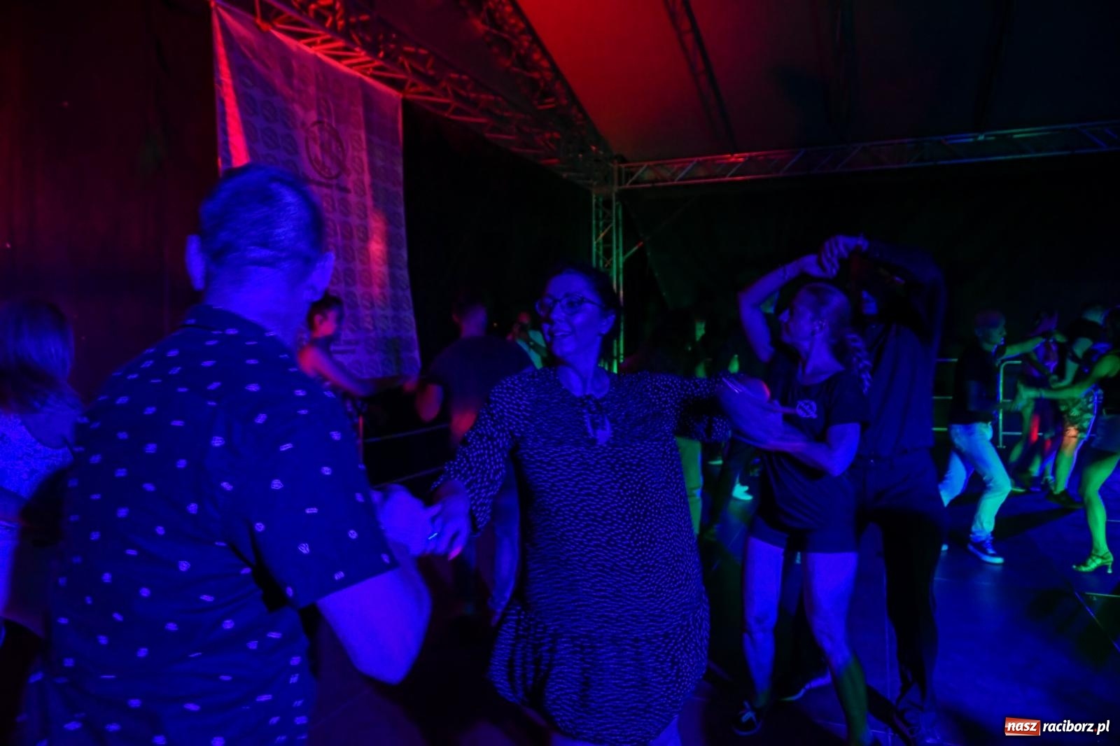 Zdjęcie w galerii na portalu naszraciborz.pl: Latino Party ON AIR na zamku [FOTO i WIDEO] wiadomości z regionu