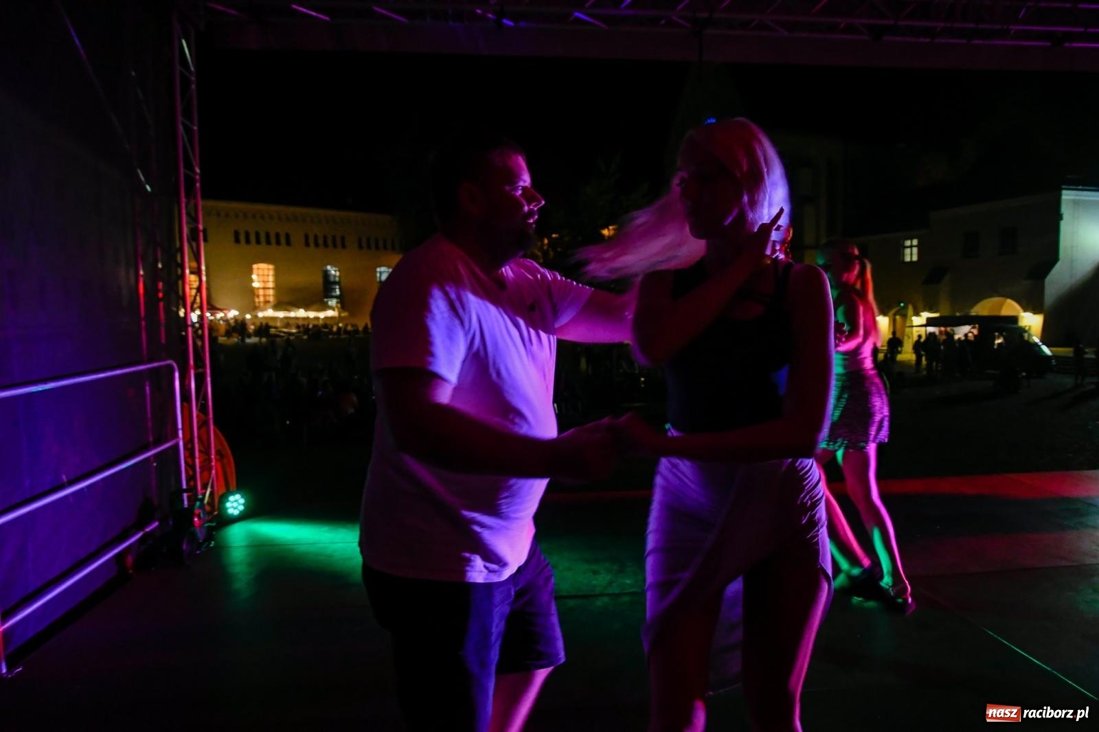 Zdjęcie w galerii na portalu naszraciborz.pl: Latino Party ON AIR na zamku [FOTO i WIDEO] wiadomości z regionu