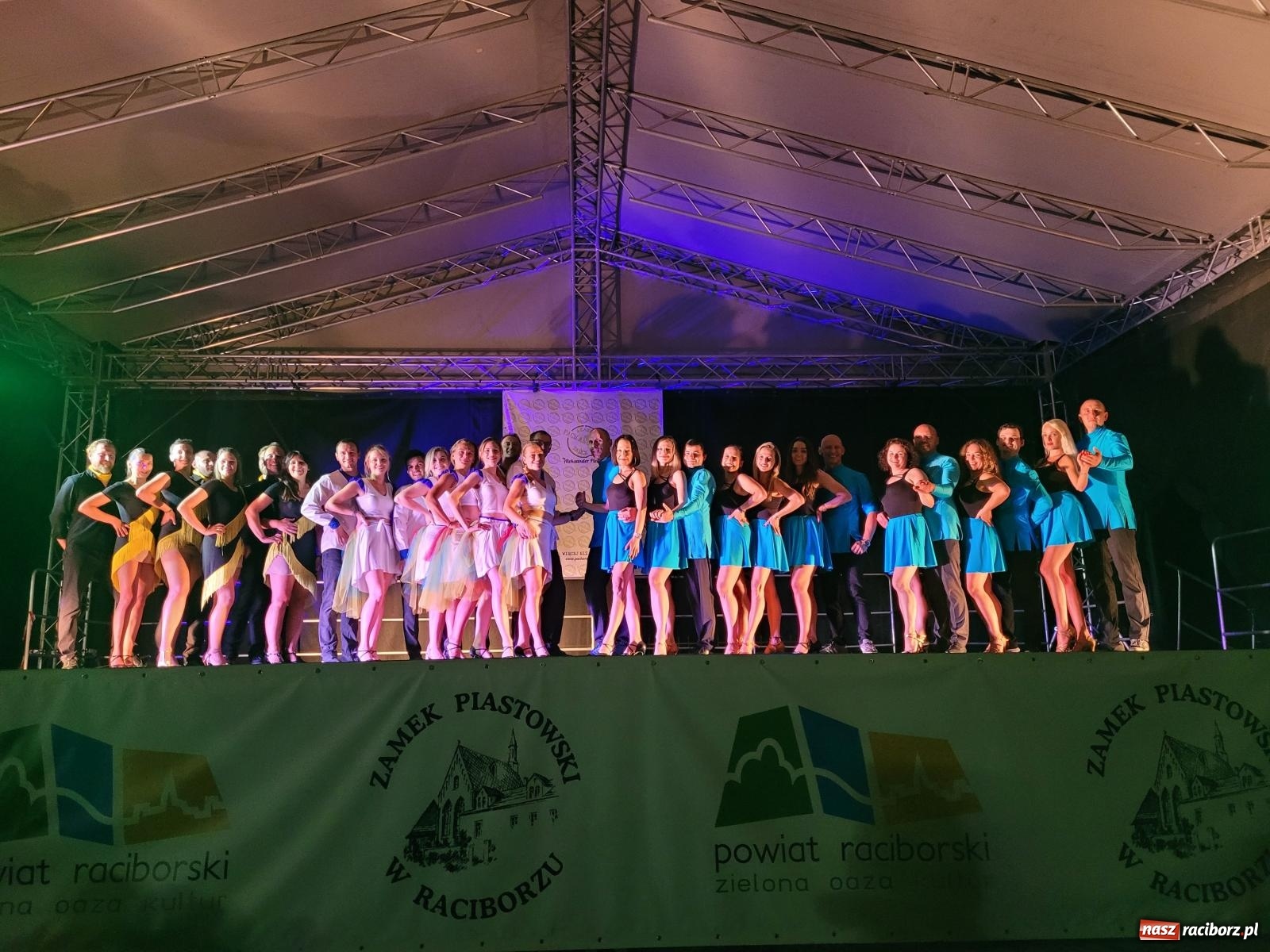 Zdjęcie w galerii na portalu naszraciborz.pl: Latino Party ON AIR na zamku [FOTO i WIDEO] wiadomości z regionu