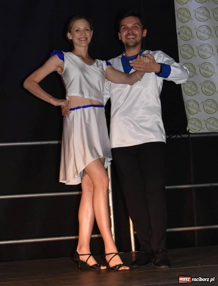 Zdjęcie w galerii na portalu naszraciborz.pl: Latino Party ON AIR na zamku [FOTO i WIDEO] wiadomości z regionu