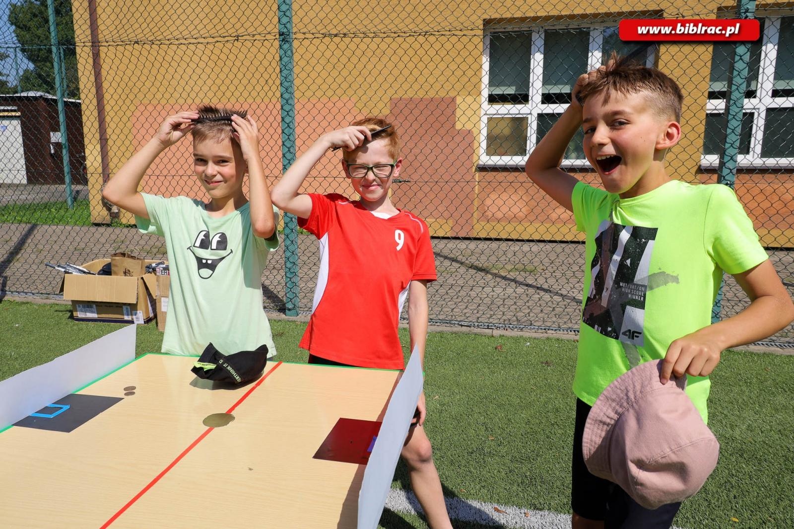 Zdjęcie w galerii na portalu naszraciborz.pl: Jak za dawnych lat - podwórkowe zabawy z raciborską biblioteką wiadomości z regionu