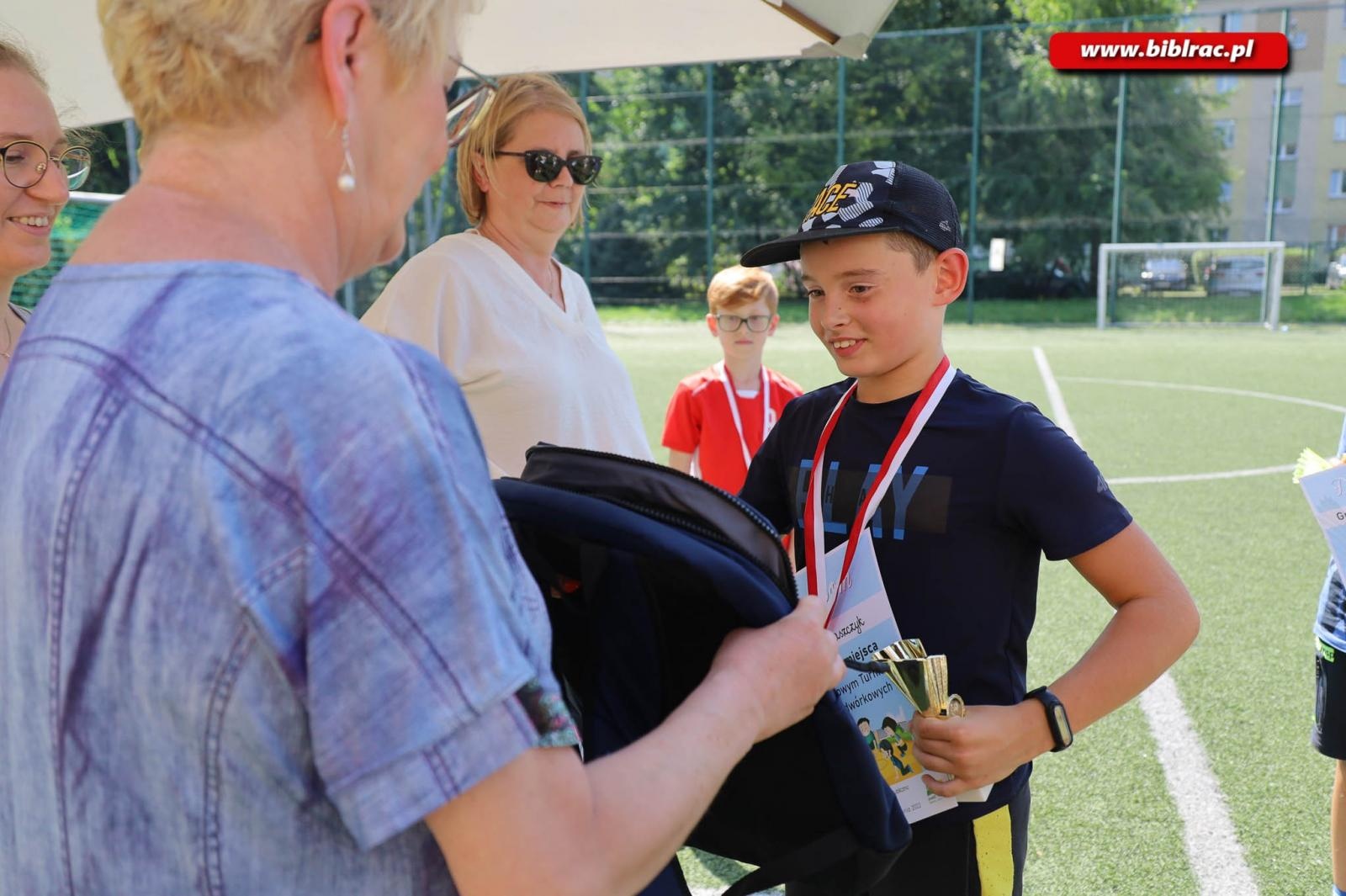 Zdjęcie w galerii na portalu naszraciborz.pl: Jak za dawnych lat - podwórkowe zabawy z raciborską biblioteką wiadomości z regionu