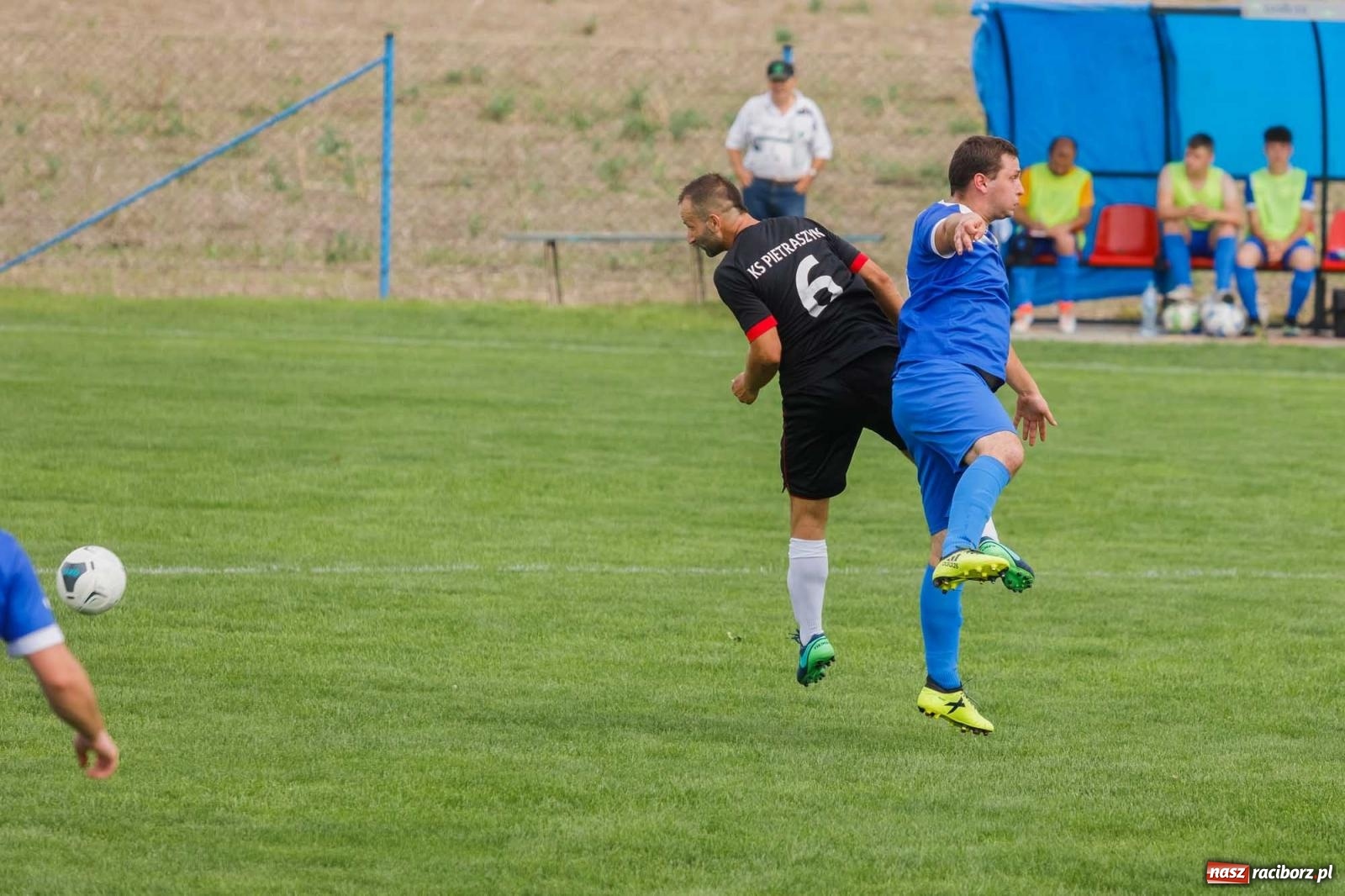 Zdjęcie w galerii na portalu naszraciborz.pl: Hakuna matata i do przodu. Gamów bez punktów w Pietraszynie [FOTO] wiadomości z regionu
