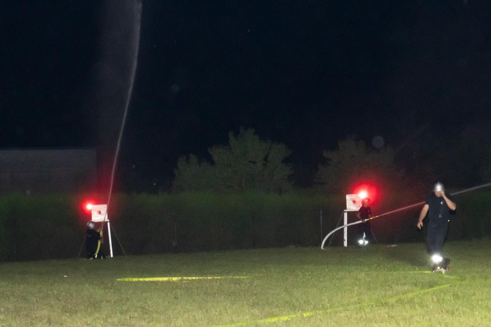 Zdjęcie w galerii na portalu naszraciborz.pl: Nocne zawody sportowo-pożarnicze na dożynkach w Krzanowicach [FOTO i WIDEO] wiadomości z regionu
