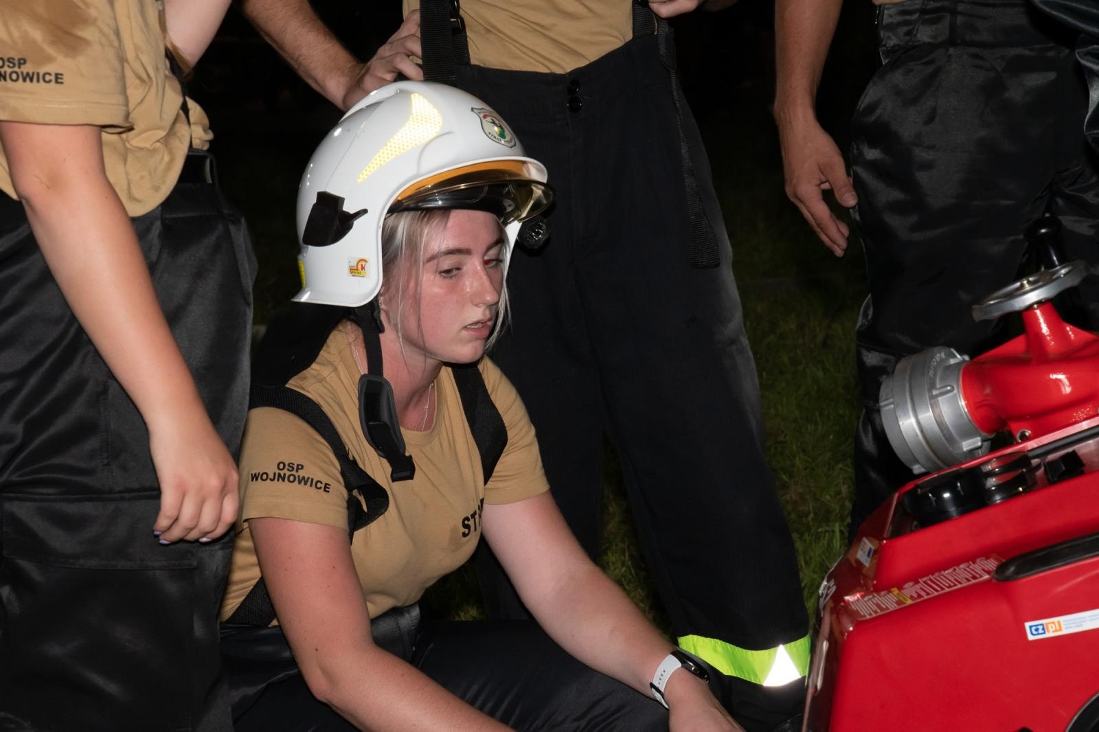 Zdjęcie w galerii na portalu naszraciborz.pl: Nocne zawody sportowo-pożarnicze na dożynkach w Krzanowicach [FOTO i WIDEO] wiadomości z regionu