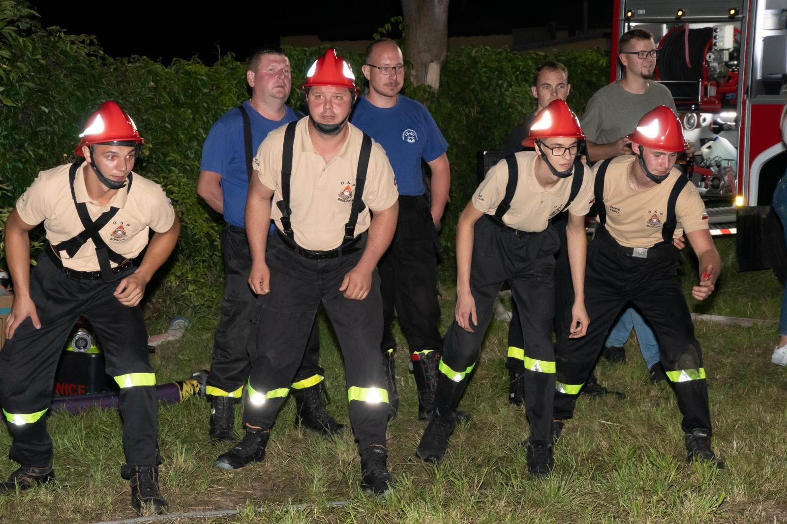 Zdjęcie w galerii na portalu naszraciborz.pl: Nocne zawody sportowo-pożarnicze na dożynkach w Krzanowicach [FOTO i WIDEO] wiadomości z regionu