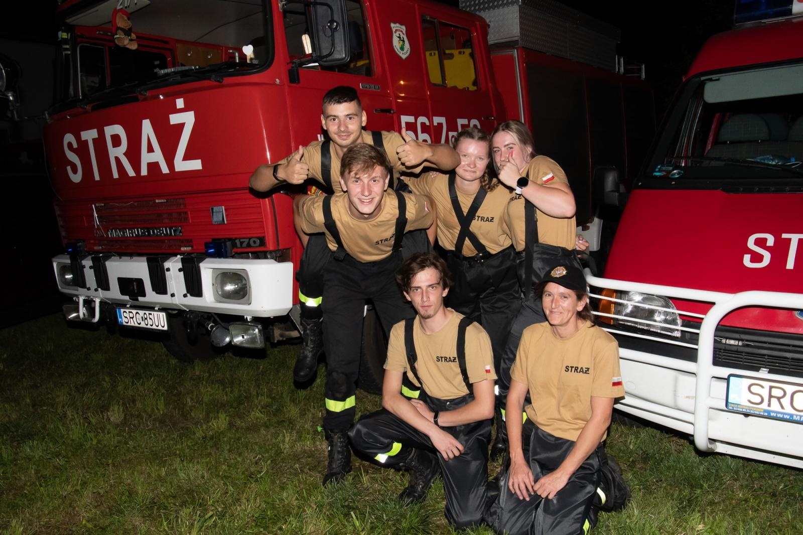 Zdjęcie w galerii na portalu naszraciborz.pl: Nocne zawody sportowo-pożarnicze na dożynkach w Krzanowicach [FOTO i WIDEO] wiadomości z regionu