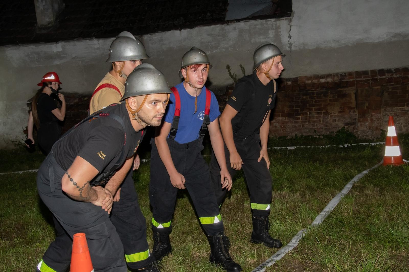 Zdjęcie w galerii na portalu naszraciborz.pl: Nocne zawody sportowo-pożarnicze na dożynkach w Krzanowicach [FOTO i WIDEO] wiadomości z regionu