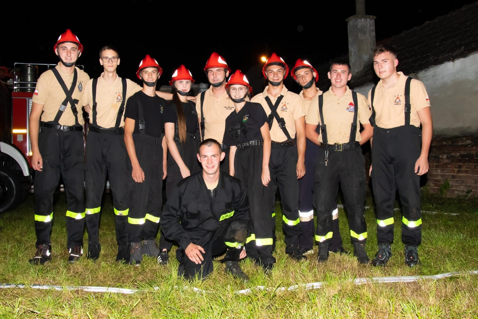 Zdjęcie w galerii na portalu naszraciborz.pl: Nocne zawody sportowo-pożarnicze na dożynkach w Krzanowicach [FOTO i WIDEO] wiadomości z regionu