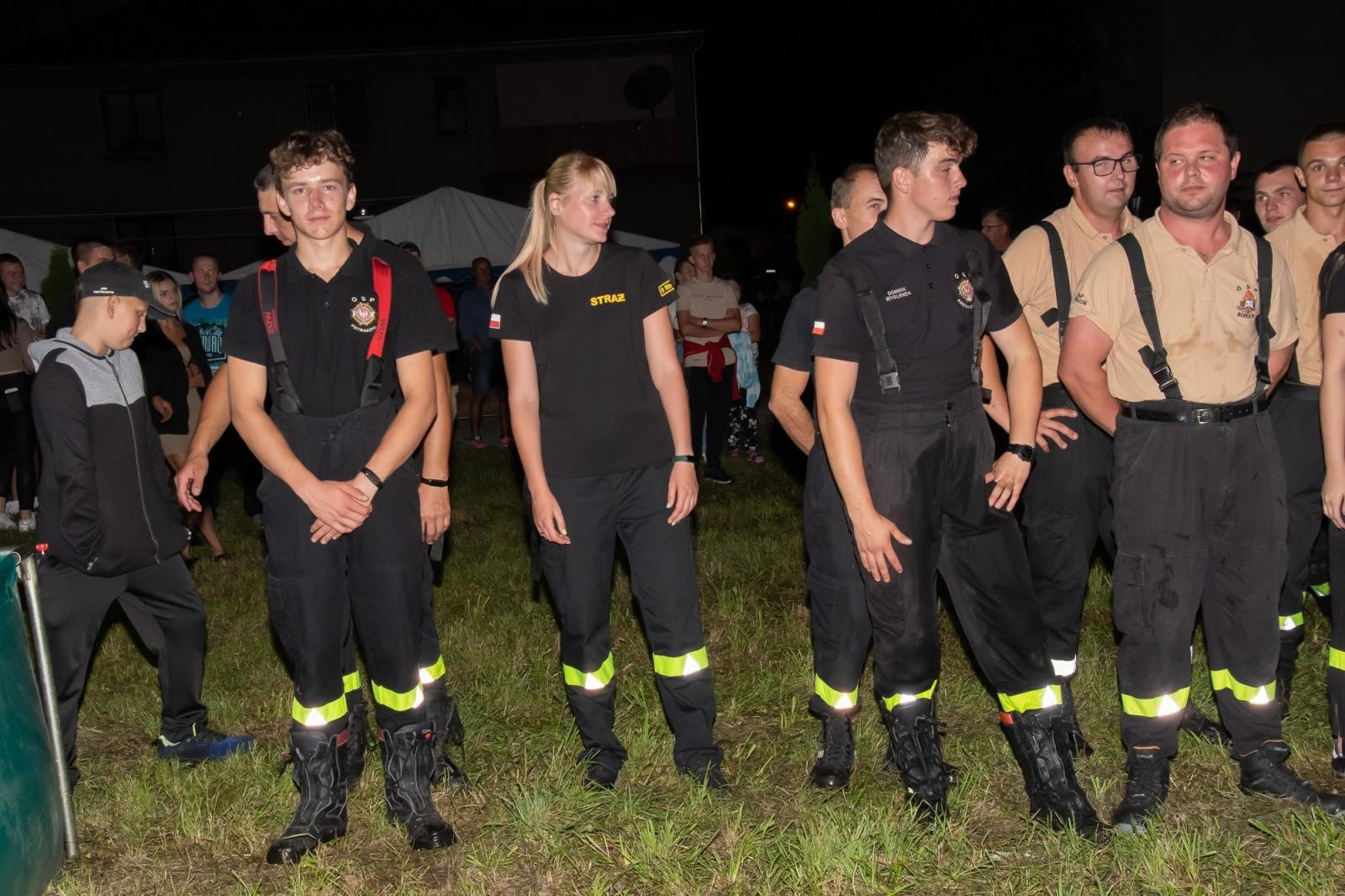 Zdjęcie w galerii na portalu naszraciborz.pl: Nocne zawody sportowo-pożarnicze na dożynkach w Krzanowicach [FOTO i WIDEO] wiadomości z regionu