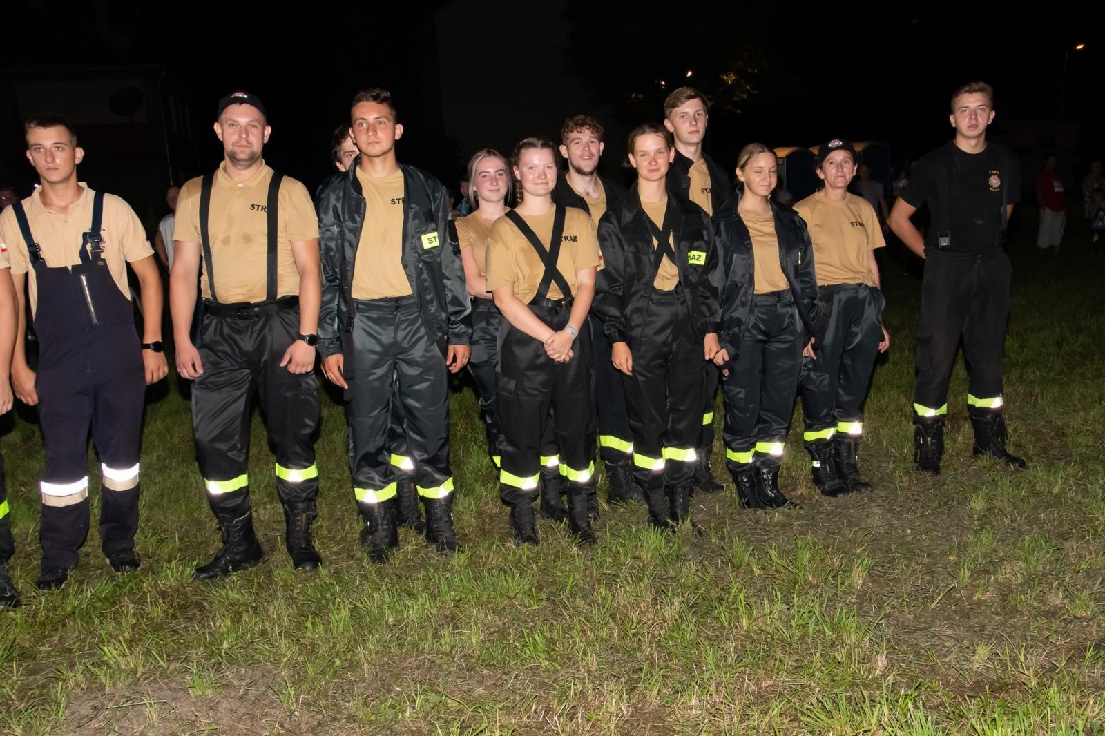 Zdjęcie w galerii na portalu naszraciborz.pl: Nocne zawody sportowo-pożarnicze na dożynkach w Krzanowicach [FOTO i WIDEO] wiadomości z regionu