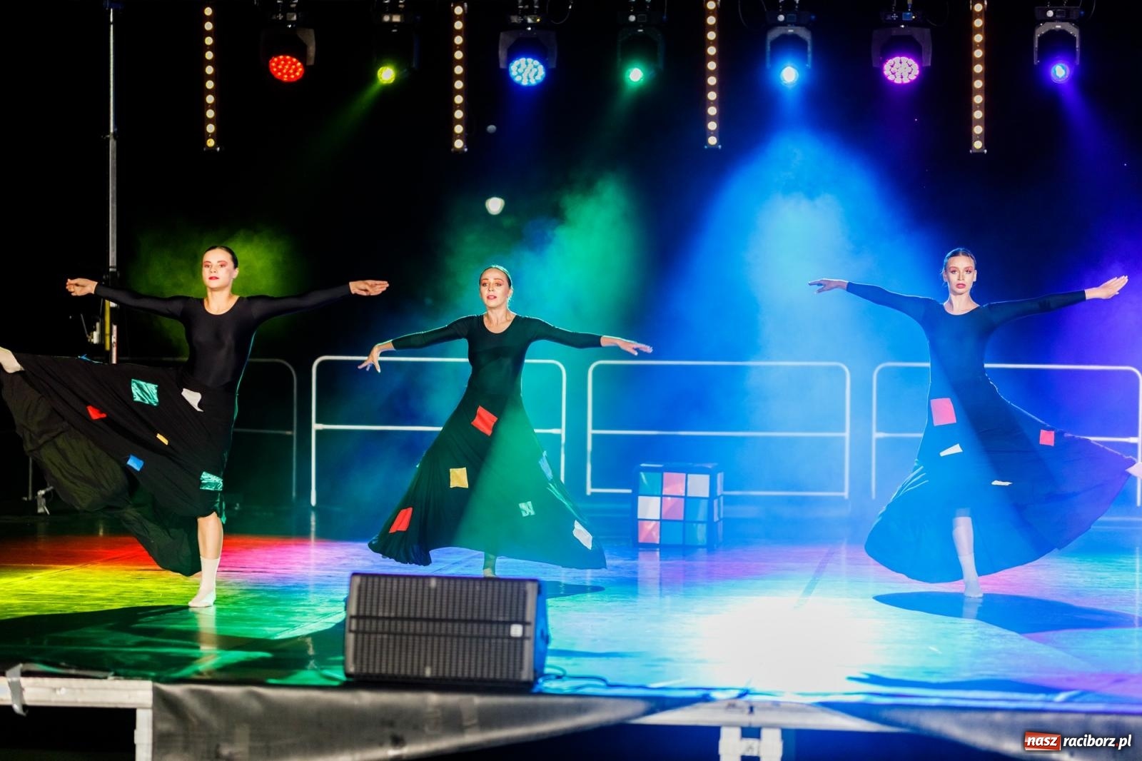 Zdjęcie w galerii na portalu naszraciborz.pl: KOLORY ŻYCIA - widowisko na wodzie w parku m. Roth [FOTO i WIDEO] wiadomości z regionu