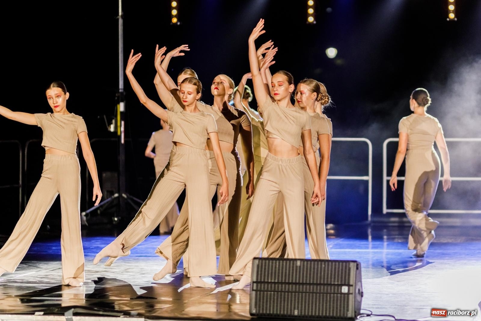 Zdjęcie w galerii na portalu naszraciborz.pl: KOLORY ŻYCIA - widowisko na wodzie w parku m. Roth [FOTO i WIDEO] wiadomości z regionu