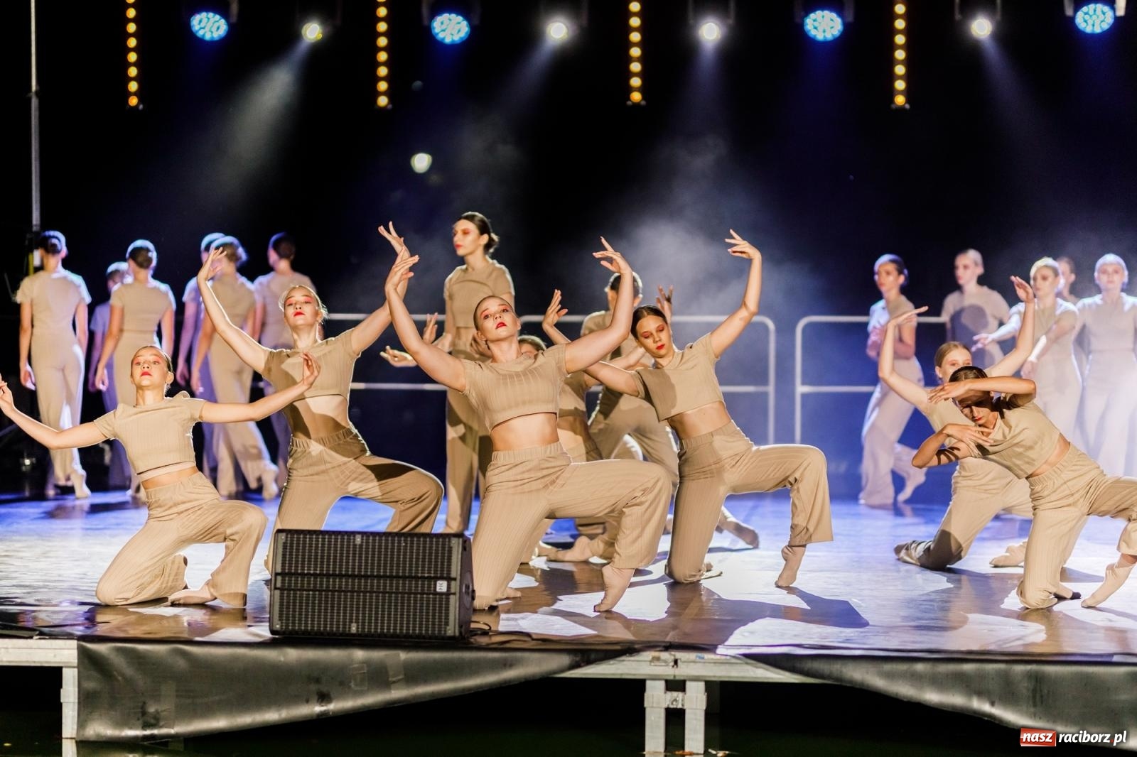 Zdjęcie w galerii na portalu naszraciborz.pl: KOLORY ŻYCIA - widowisko na wodzie w parku m. Roth [FOTO i WIDEO] wiadomości z regionu