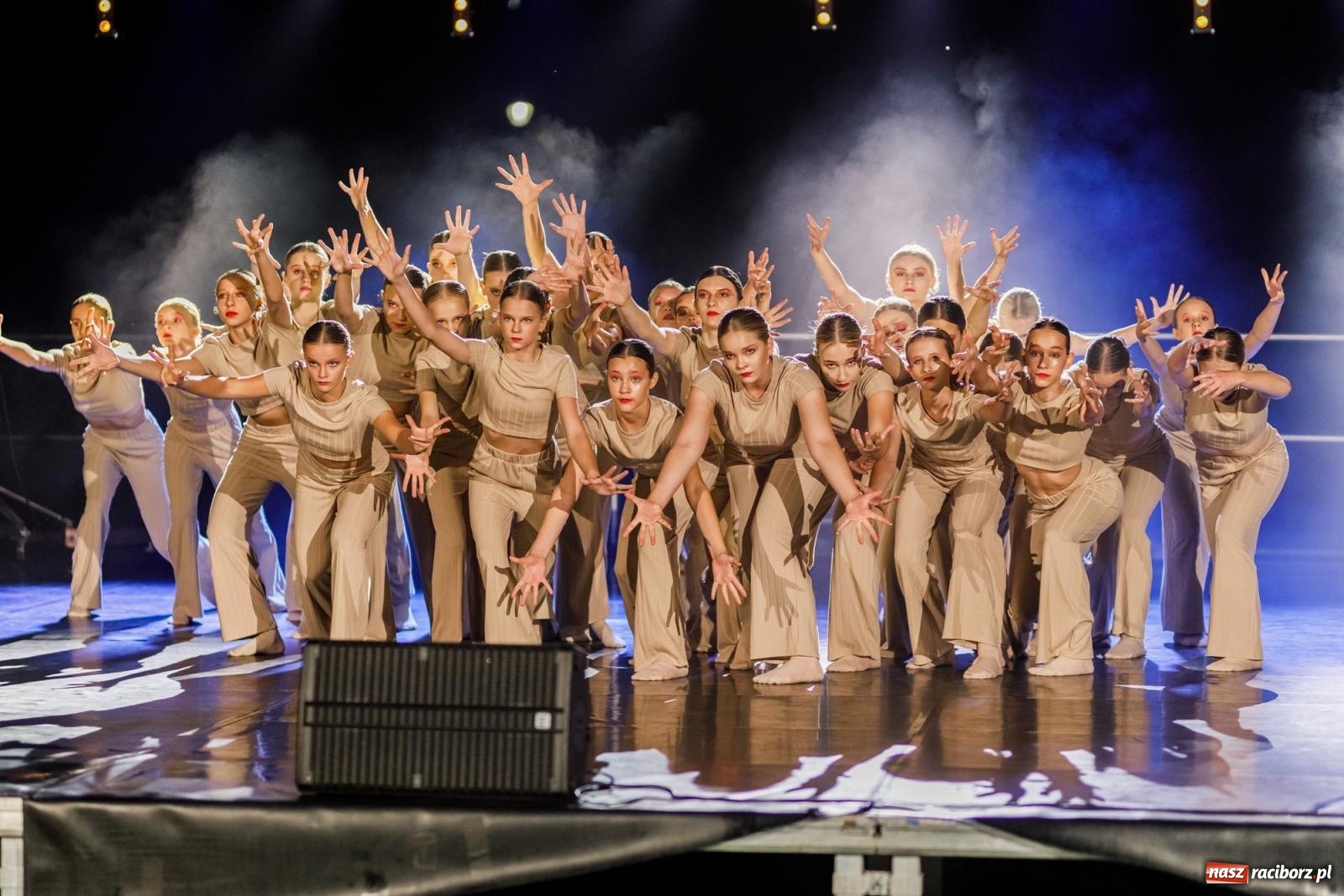 Zdjęcie w galerii na portalu naszraciborz.pl: KOLORY ŻYCIA - widowisko na wodzie w parku m. Roth [FOTO i WIDEO] wiadomości z regionu