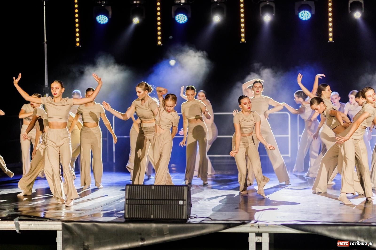 Zdjęcie w galerii na portalu naszraciborz.pl: KOLORY ŻYCIA - widowisko na wodzie w parku m. Roth [FOTO i WIDEO] wiadomości z regionu