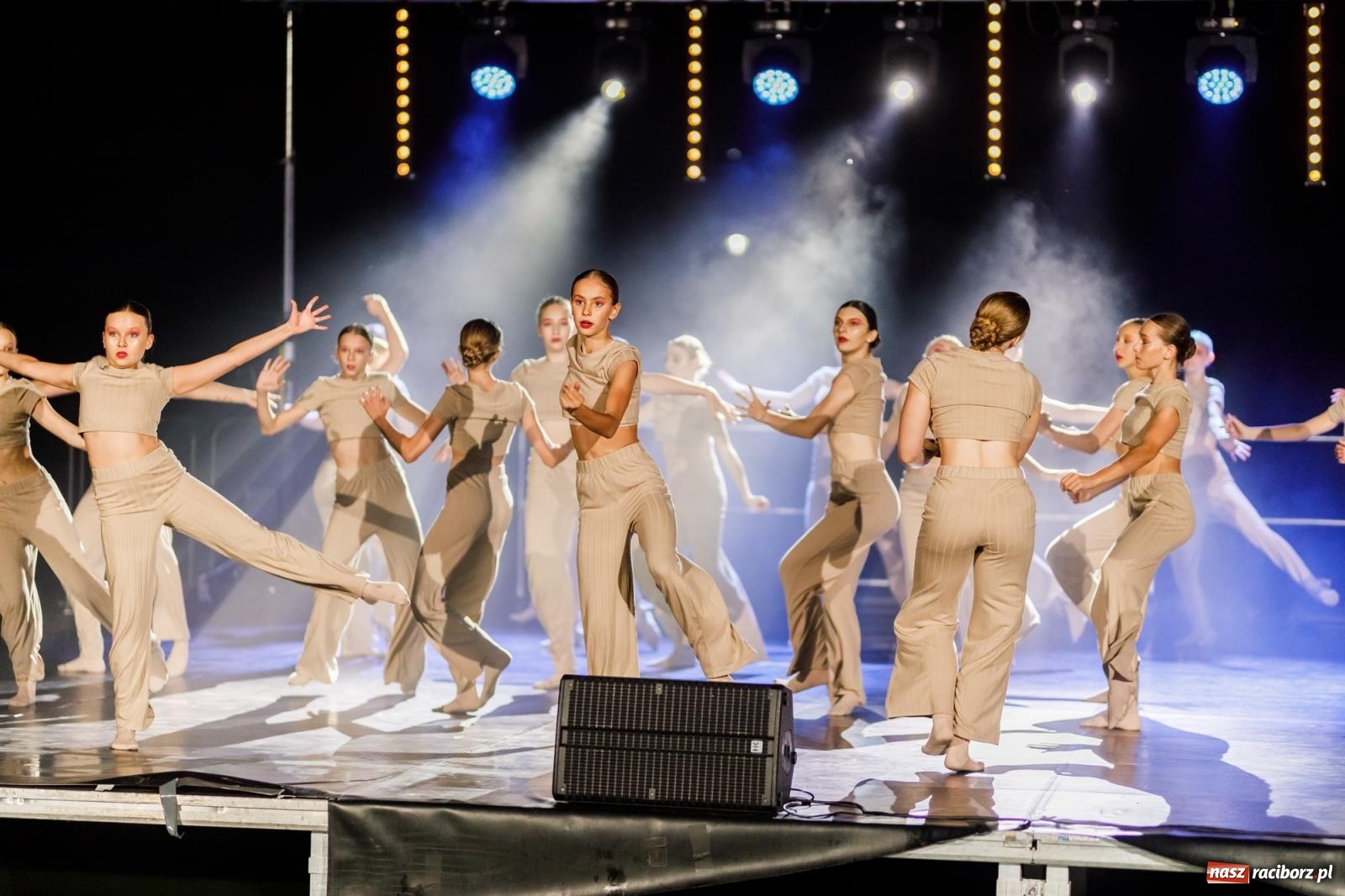 Zdjęcie w galerii na portalu naszraciborz.pl: KOLORY ŻYCIA - widowisko na wodzie w parku m. Roth [FOTO i WIDEO] wiadomości z regionu