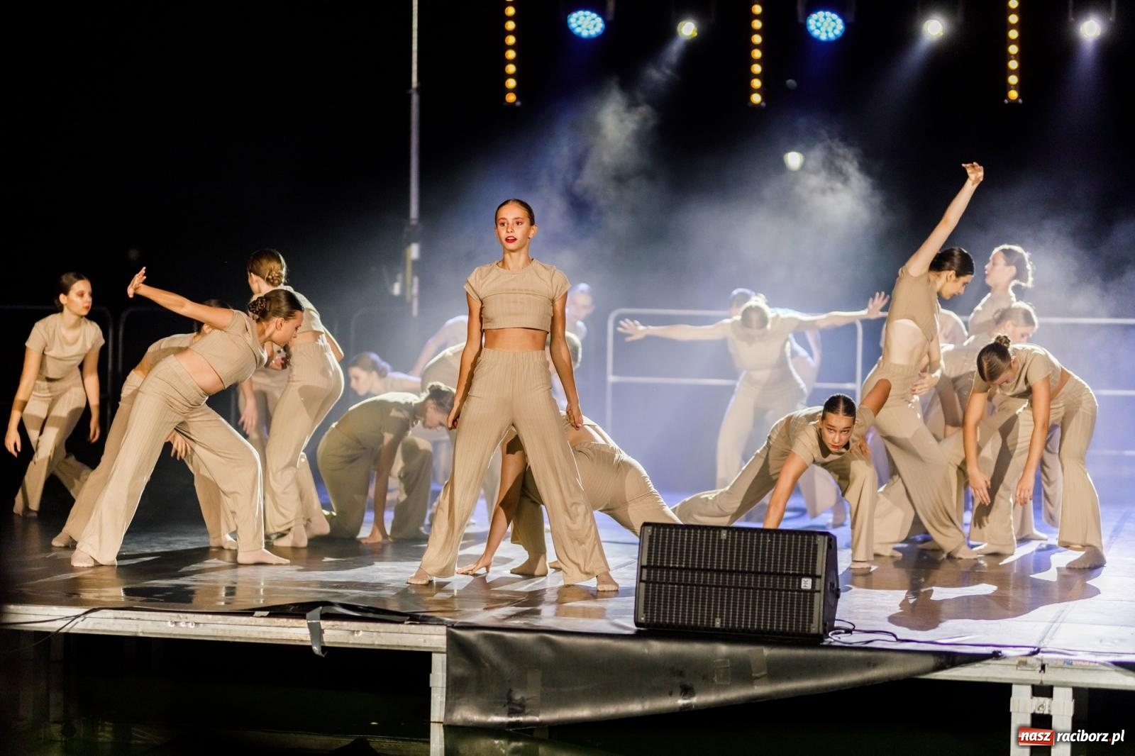 Zdjęcie w galerii na portalu naszraciborz.pl: KOLORY ŻYCIA - widowisko na wodzie w parku m. Roth [FOTO i WIDEO] wiadomości z regionu