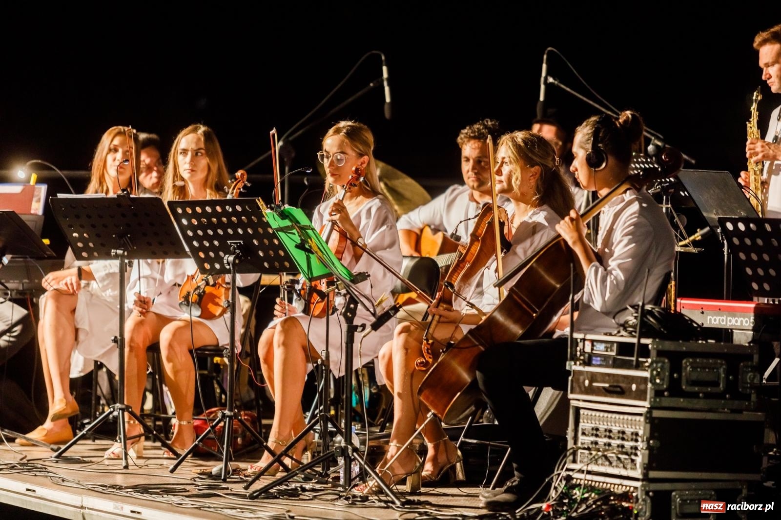 Zdjęcie w galerii na portalu naszraciborz.pl: KOLORY ŻYCIA - widowisko na wodzie w parku m. Roth [FOTO i WIDEO] wiadomości z regionu