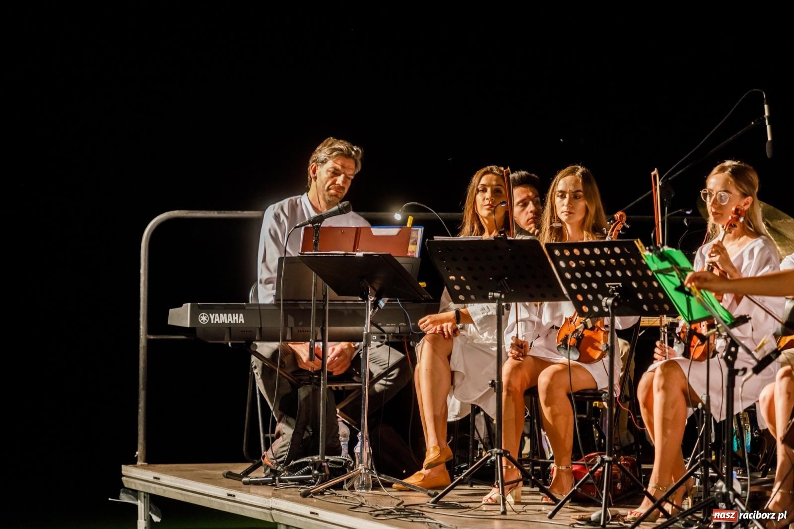Zdjęcie w galerii na portalu naszraciborz.pl: KOLORY ŻYCIA - widowisko na wodzie w parku m. Roth [FOTO i WIDEO] wiadomości z regionu