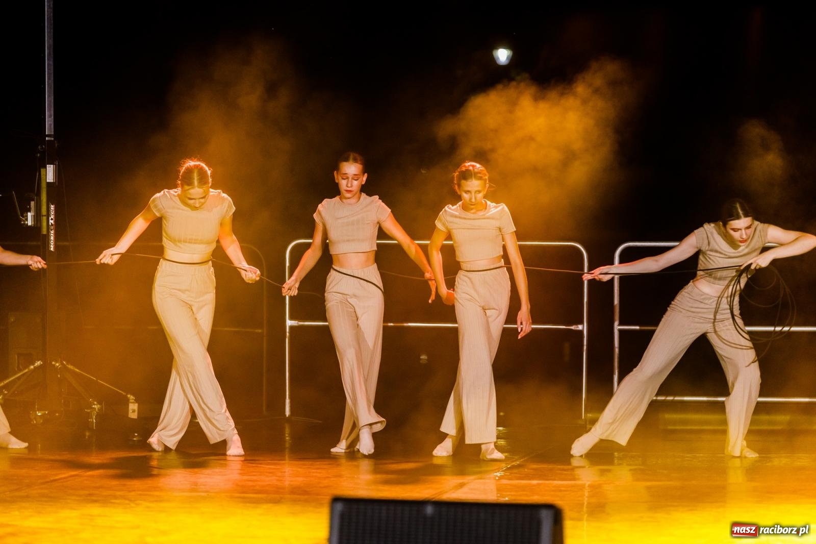 Zdjęcie w galerii na portalu naszraciborz.pl: KOLORY ŻYCIA - widowisko na wodzie w parku m. Roth [FOTO i WIDEO] wiadomości z regionu