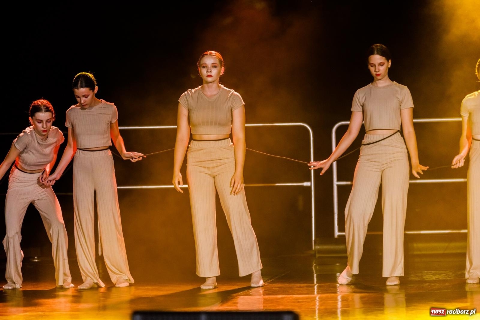 Zdjęcie w galerii na portalu naszraciborz.pl: KOLORY ŻYCIA - widowisko na wodzie w parku m. Roth [FOTO i WIDEO] wiadomości z regionu