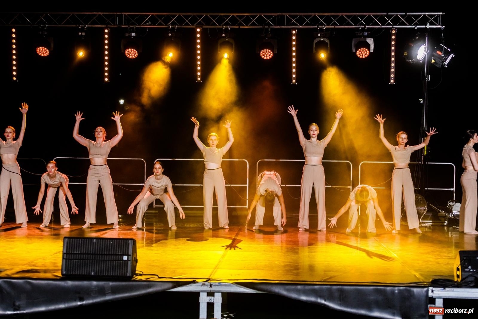 Zdjęcie w galerii na portalu naszraciborz.pl: KOLORY ŻYCIA - widowisko na wodzie w parku m. Roth [FOTO i WIDEO] wiadomości z regionu