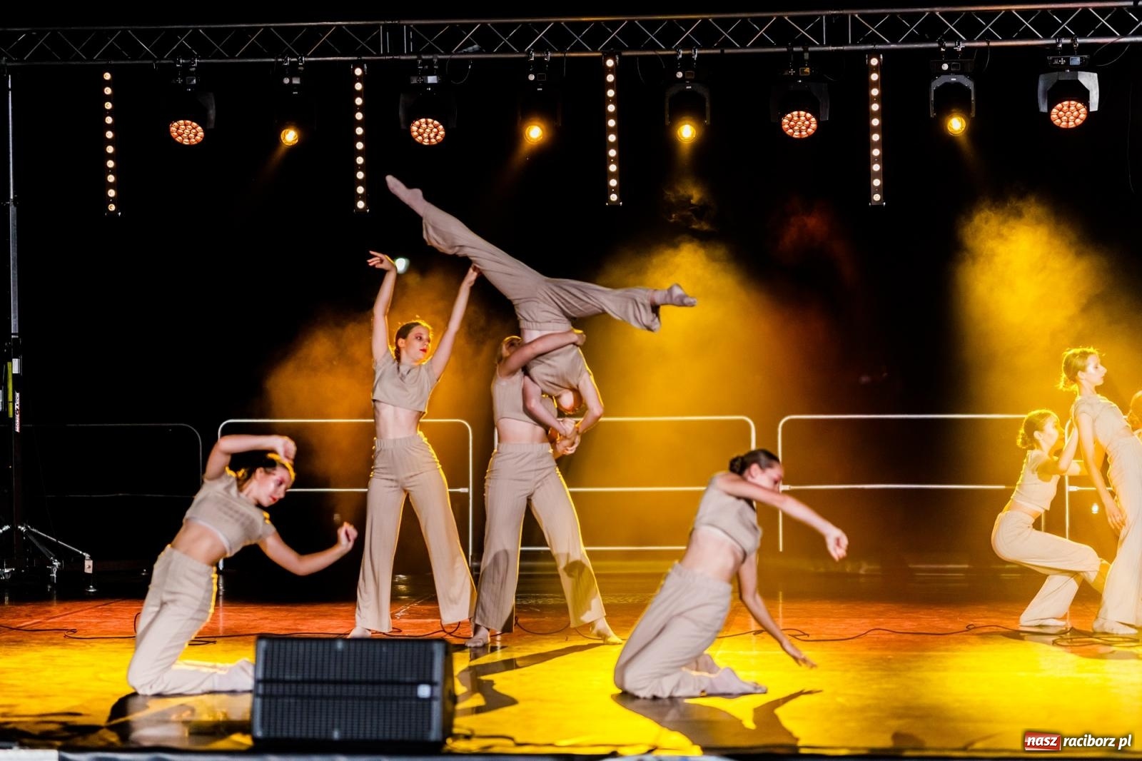 Zdjęcie w galerii na portalu naszraciborz.pl: KOLORY ŻYCIA - widowisko na wodzie w parku m. Roth [FOTO i WIDEO] wiadomości z regionu