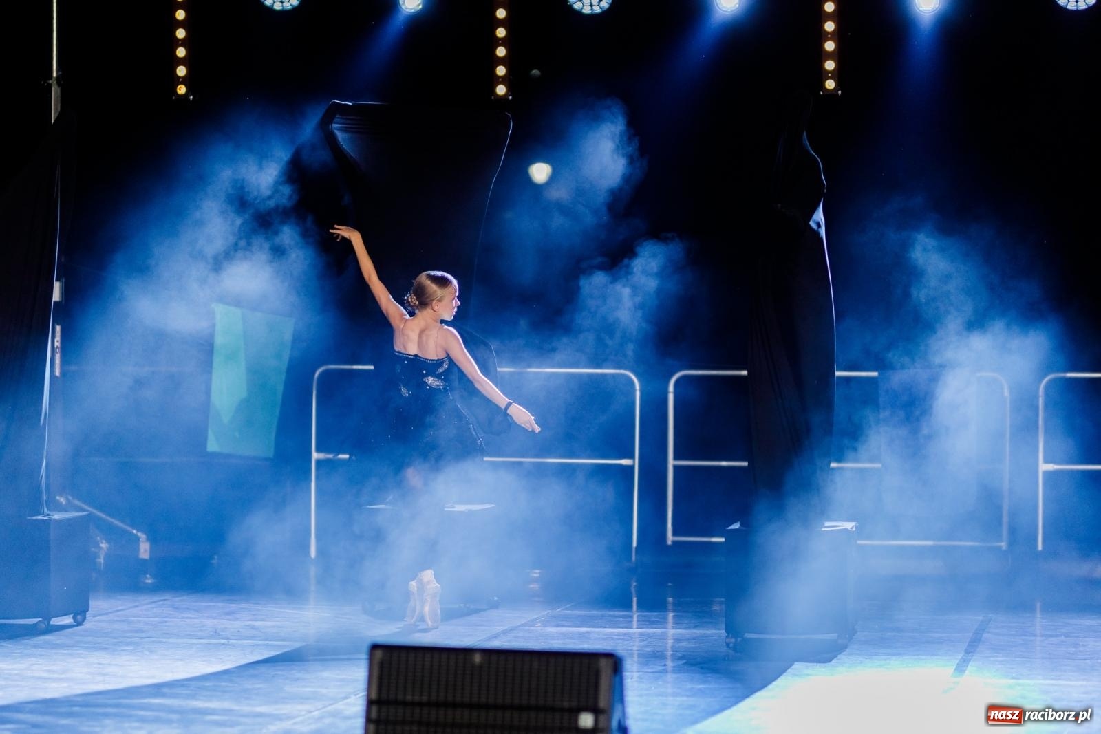 Zdjęcie w galerii na portalu naszraciborz.pl: KOLORY ŻYCIA - widowisko na wodzie w parku m. Roth [FOTO i WIDEO] wiadomości z regionu