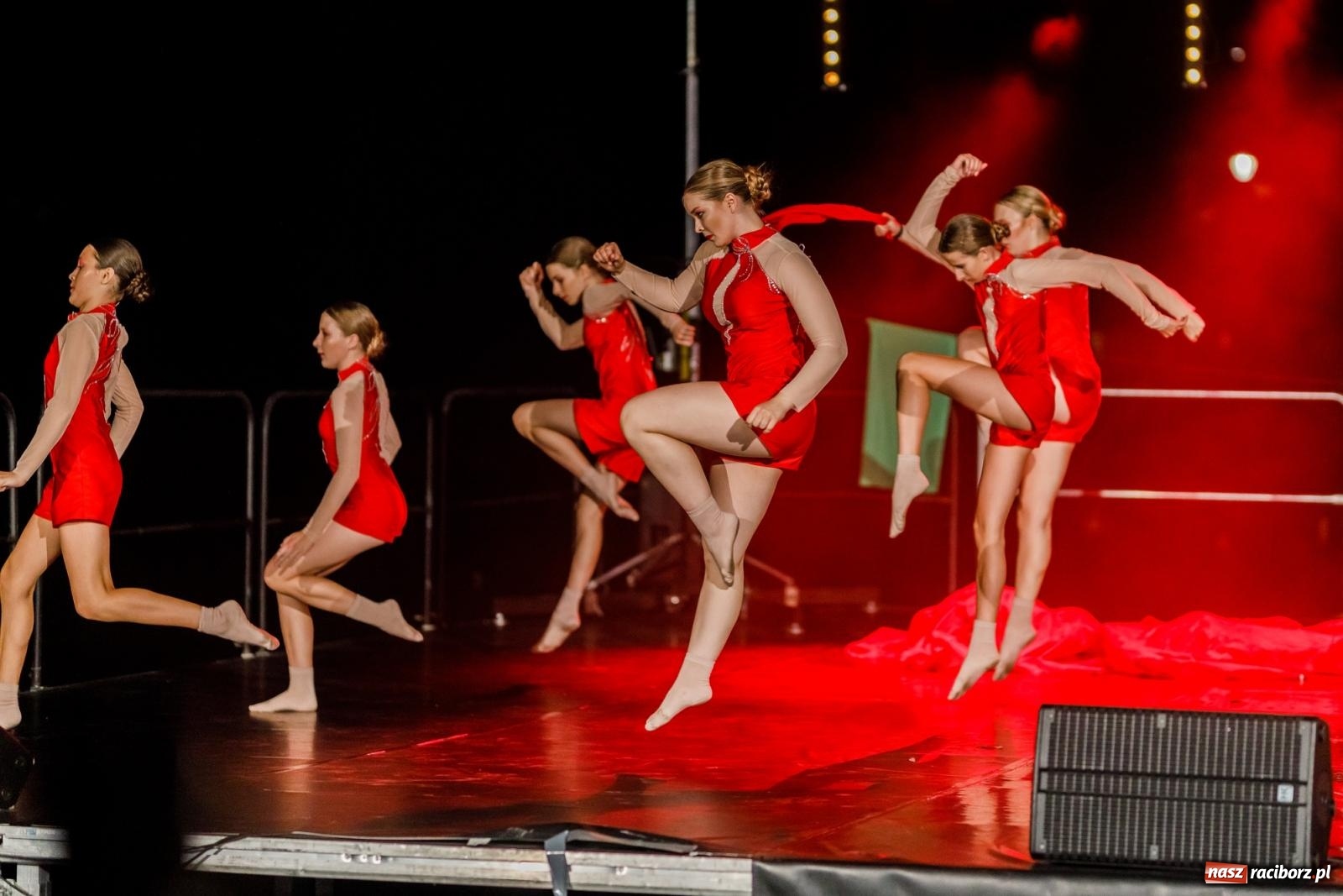 Zdjęcie w galerii na portalu naszraciborz.pl: KOLORY ŻYCIA - widowisko na wodzie w parku m. Roth [FOTO i WIDEO] wiadomości z regionu