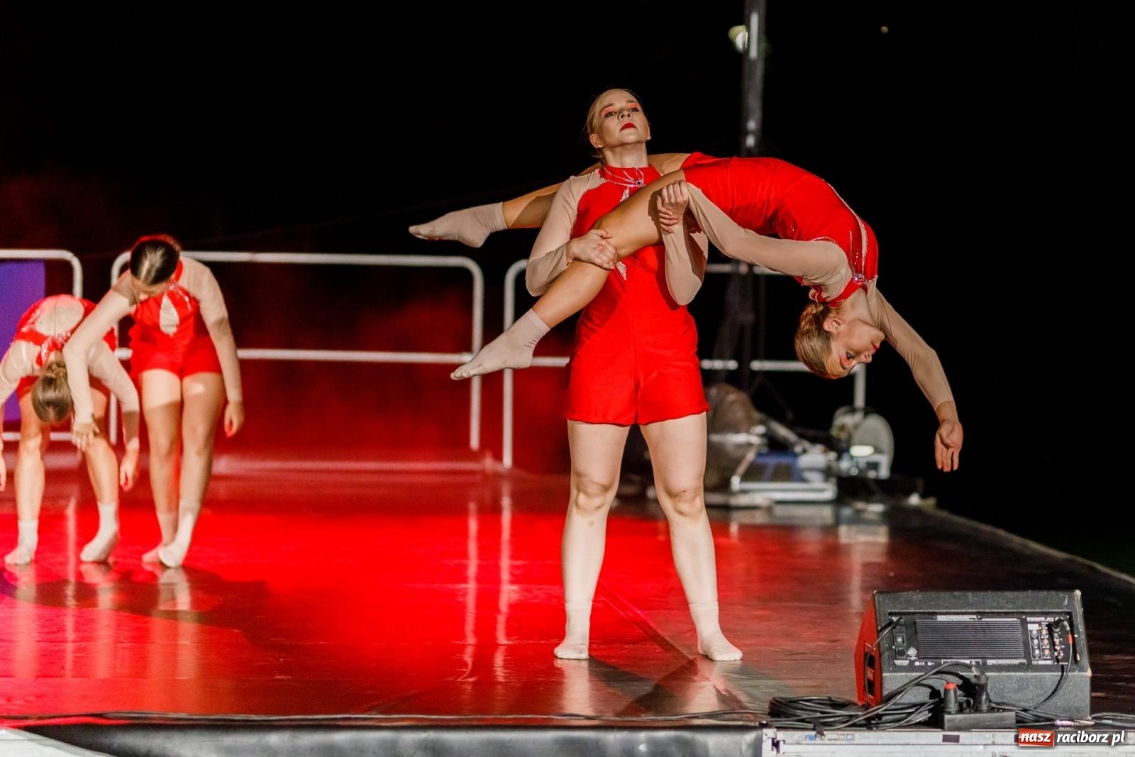 Zdjęcie w galerii na portalu naszraciborz.pl: KOLORY ŻYCIA - widowisko na wodzie w parku m. Roth [FOTO i WIDEO] wiadomości z regionu