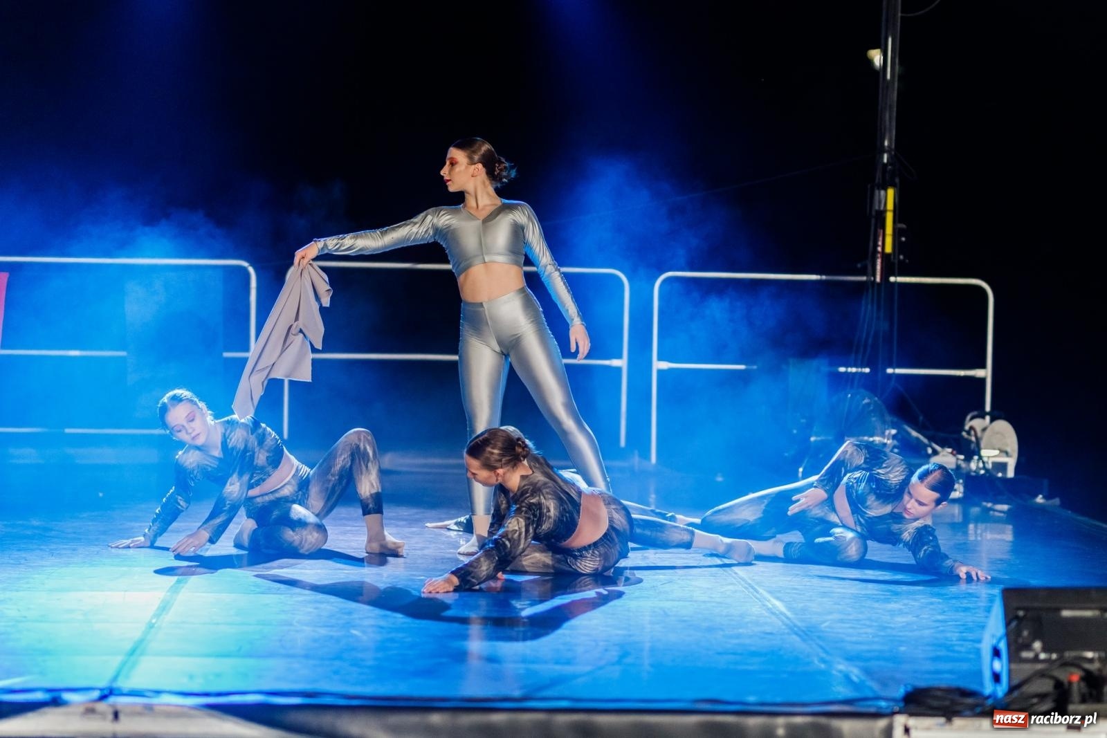 Zdjęcie w galerii na portalu naszraciborz.pl: KOLORY ŻYCIA - widowisko na wodzie w parku m. Roth [FOTO i WIDEO] wiadomości z regionu