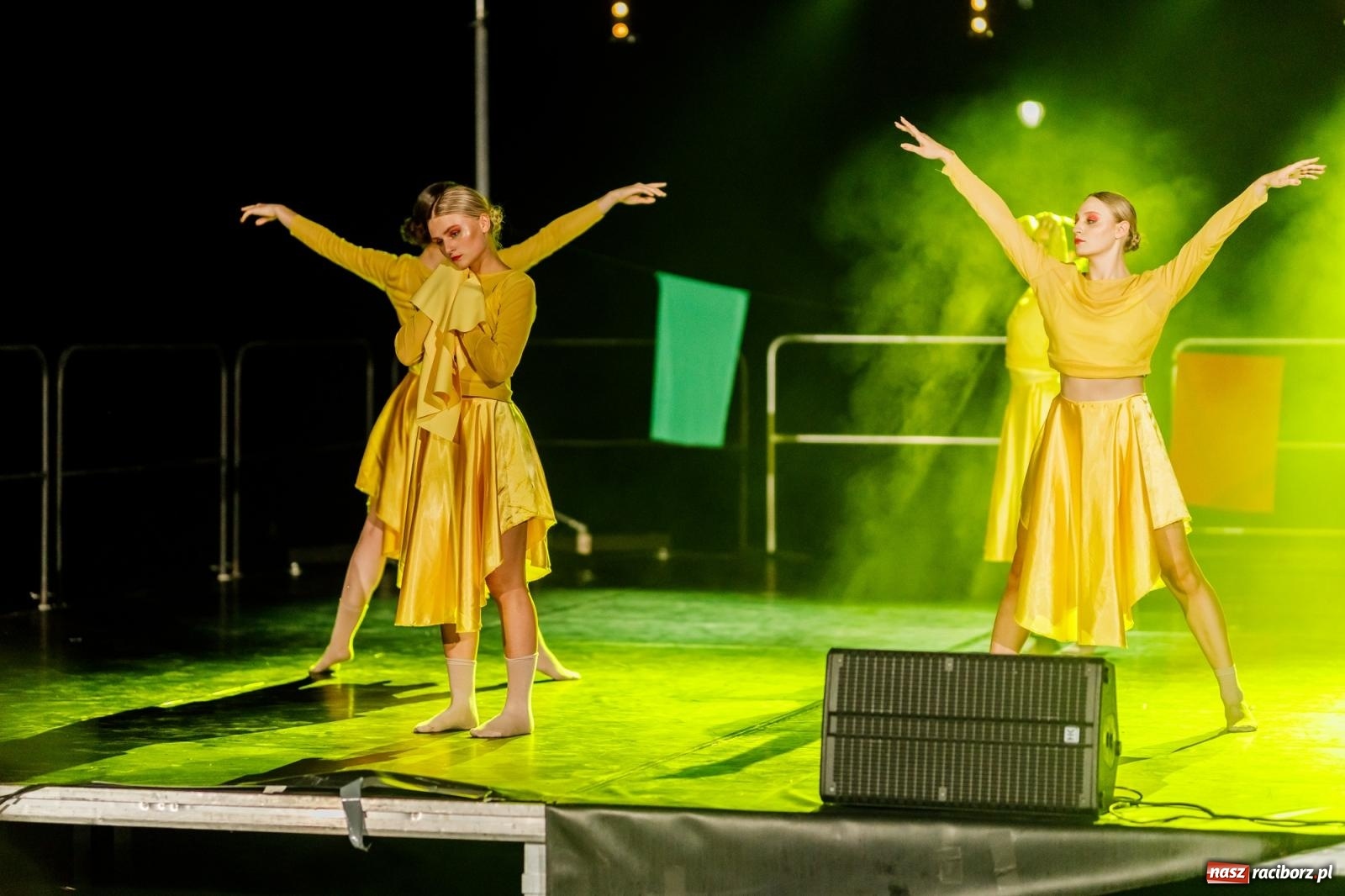 Zdjęcie w galerii na portalu naszraciborz.pl: KOLORY ŻYCIA - widowisko na wodzie w parku m. Roth [FOTO i WIDEO] wiadomości z regionu