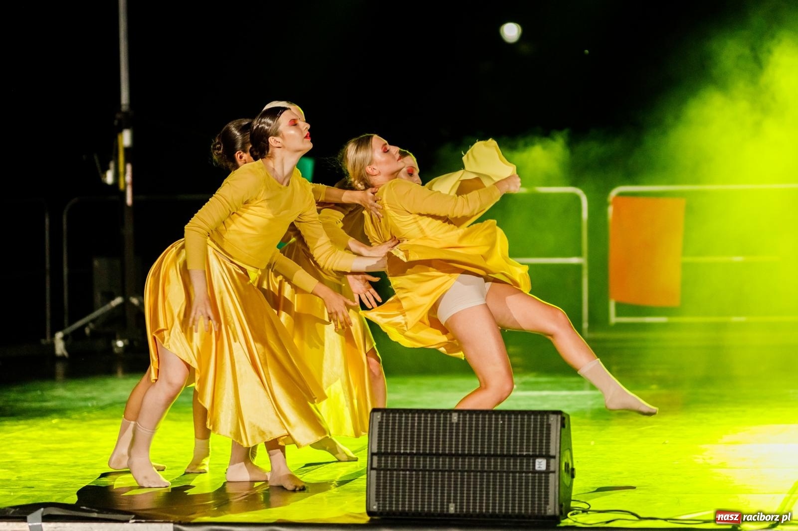 Zdjęcie w galerii na portalu naszraciborz.pl: KOLORY ŻYCIA - widowisko na wodzie w parku m. Roth [FOTO i WIDEO] wiadomości z regionu