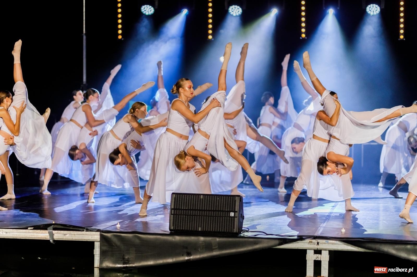 Zdjęcie w galerii na portalu naszraciborz.pl: KOLORY ŻYCIA - widowisko na wodzie w parku m. Roth [FOTO i WIDEO] wiadomości z regionu