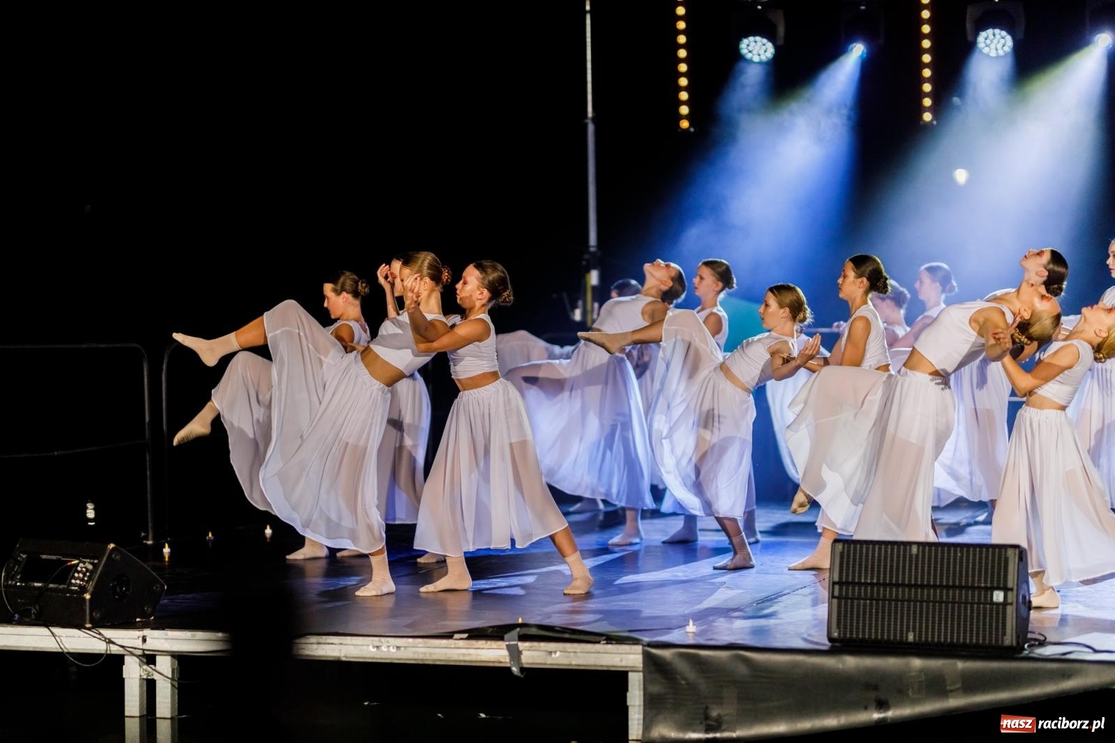 Zdjęcie w galerii na portalu naszraciborz.pl: KOLORY ŻYCIA - widowisko na wodzie w parku m. Roth [FOTO i WIDEO] wiadomości z regionu