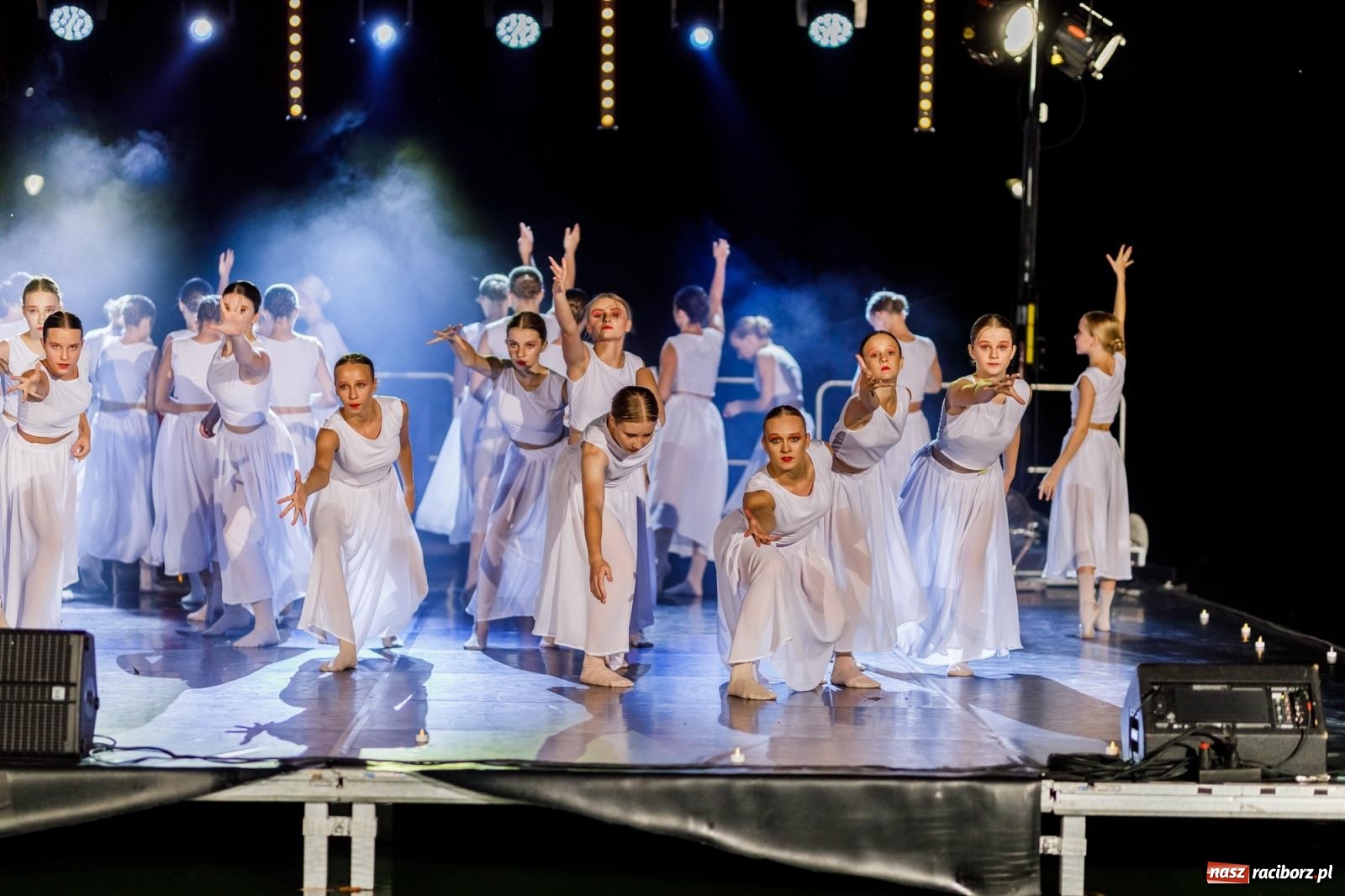 Zdjęcie w galerii na portalu naszraciborz.pl: KOLORY ŻYCIA - widowisko na wodzie w parku m. Roth [FOTO i WIDEO] wiadomości z regionu