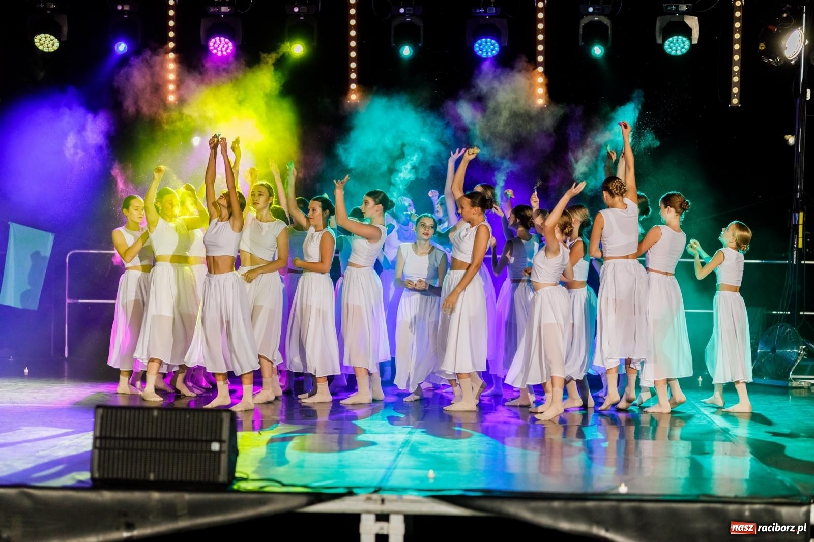 Zdjęcie w galerii na portalu naszraciborz.pl: KOLORY ŻYCIA - widowisko na wodzie w parku m. Roth [FOTO i WIDEO] wiadomości z regionu