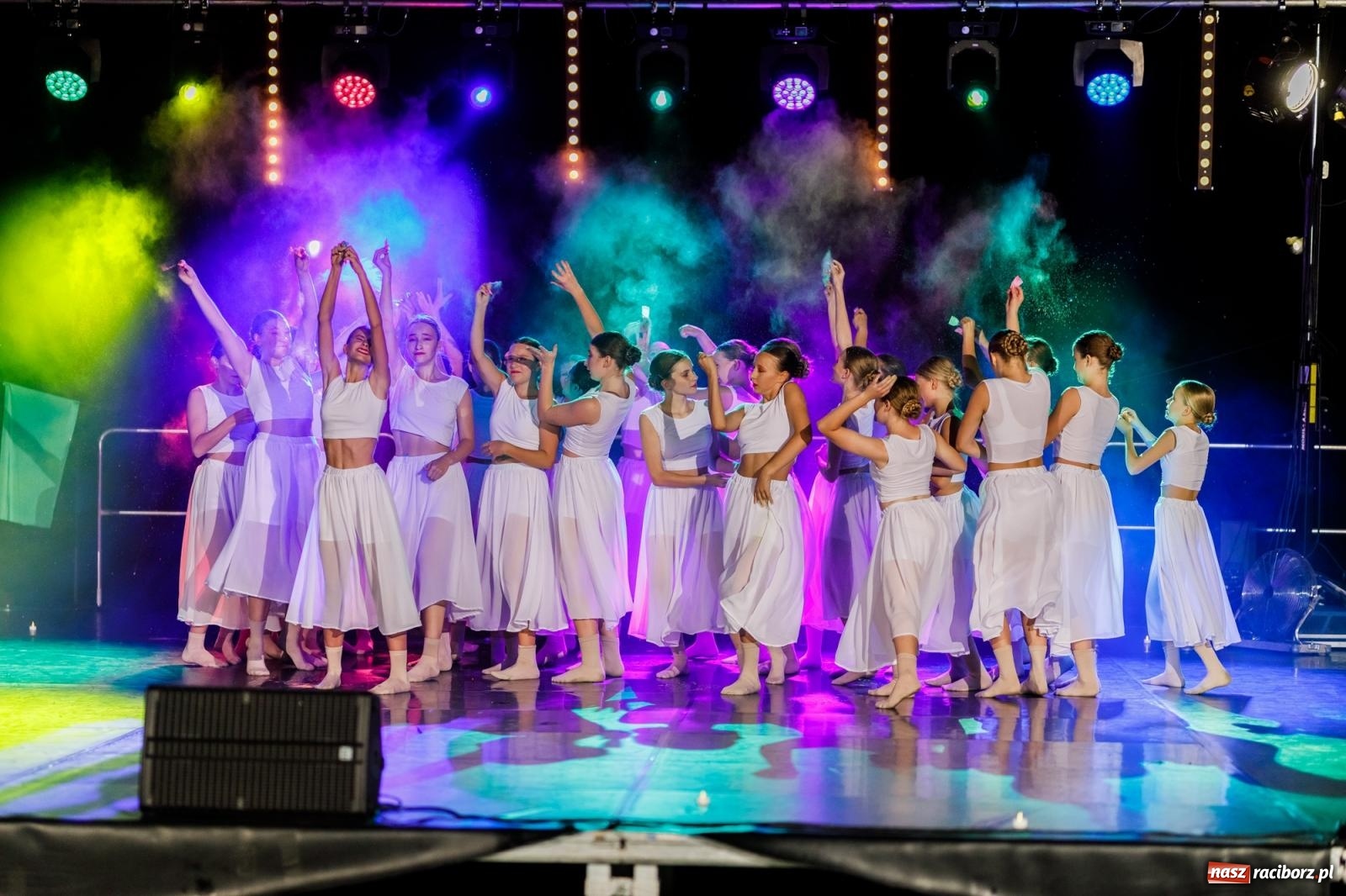 Zdjęcie w galerii na portalu naszraciborz.pl: KOLORY ŻYCIA - widowisko na wodzie w parku m. Roth [FOTO i WIDEO] wiadomości z regionu