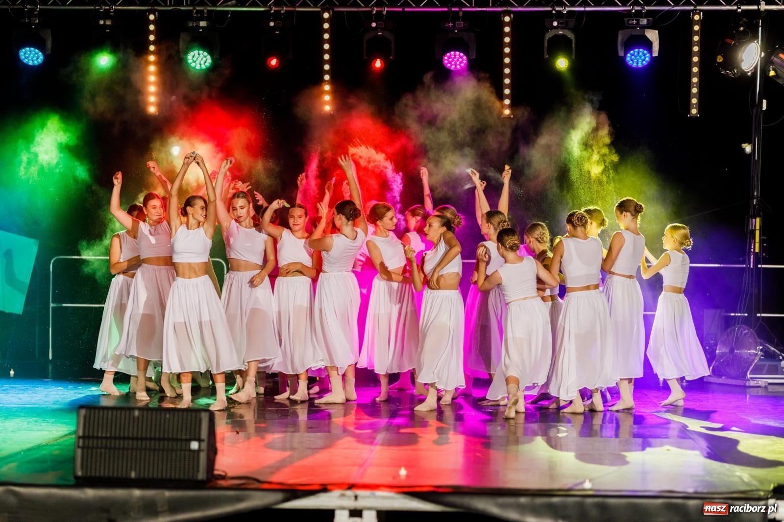 Zdjęcie w galerii na portalu naszraciborz.pl: KOLORY ŻYCIA - widowisko na wodzie w parku m. Roth [FOTO i WIDEO] wiadomości z regionu