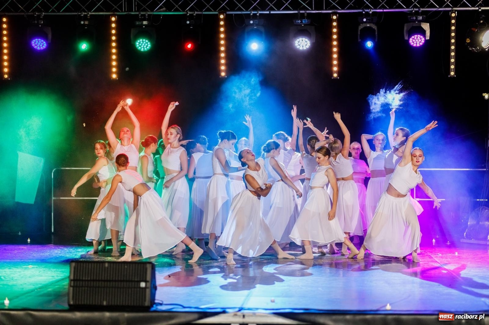 Zdjęcie w galerii na portalu naszraciborz.pl: KOLORY ŻYCIA - widowisko na wodzie w parku m. Roth [FOTO i WIDEO] wiadomości z regionu