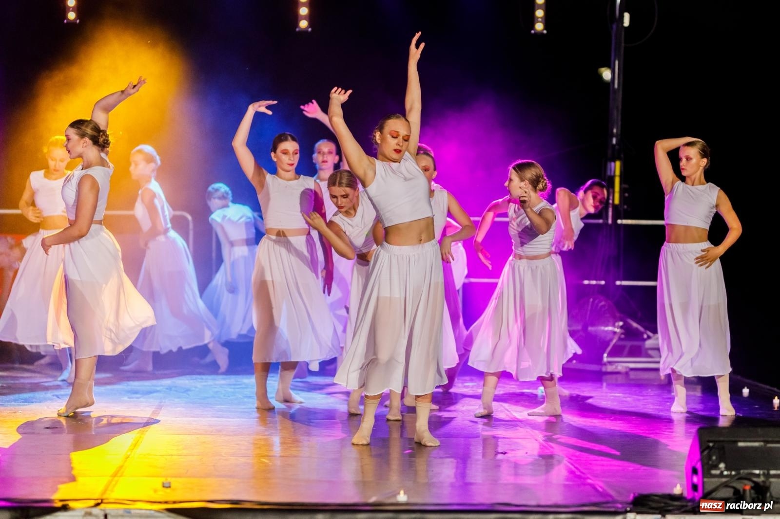 Zdjęcie w galerii na portalu naszraciborz.pl: KOLORY ŻYCIA - widowisko na wodzie w parku m. Roth [FOTO i WIDEO] wiadomości z regionu