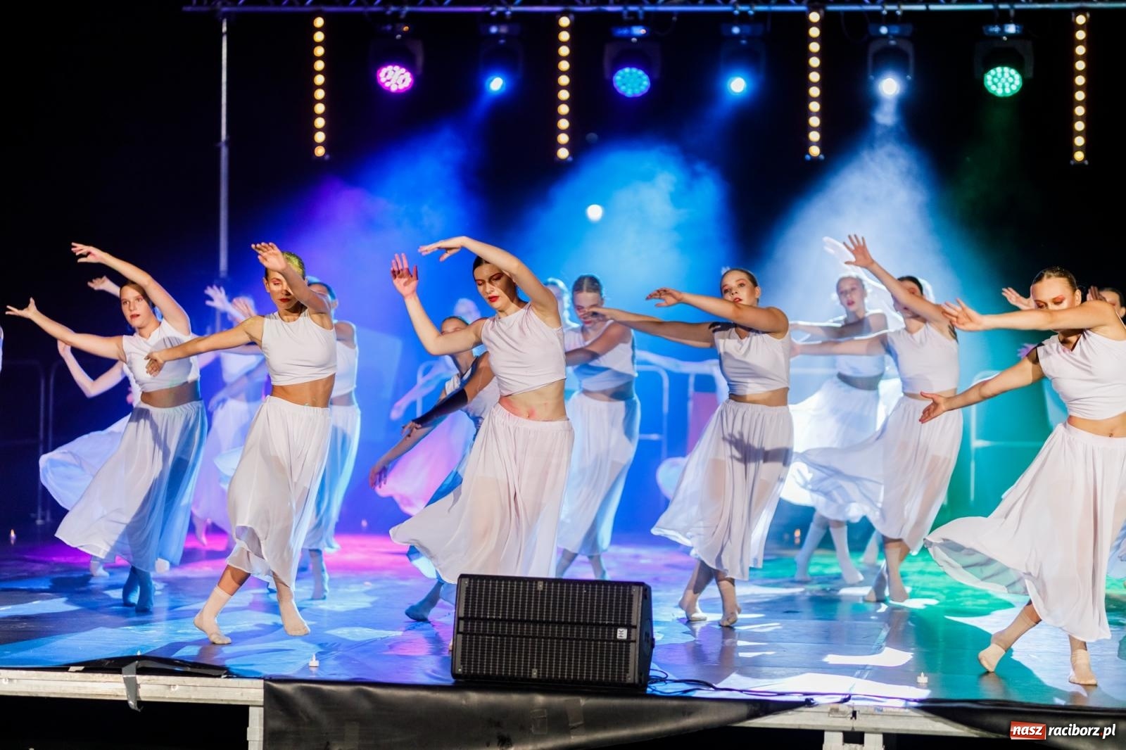 Zdjęcie w galerii na portalu naszraciborz.pl: KOLORY ŻYCIA - widowisko na wodzie w parku m. Roth [FOTO i WIDEO] wiadomości z regionu