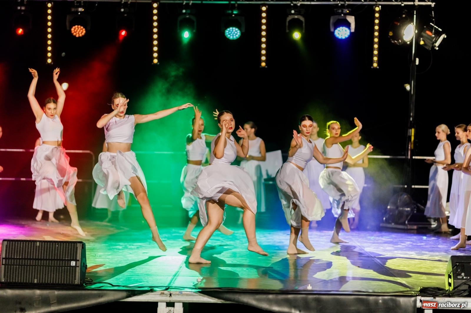 Zdjęcie w galerii na portalu naszraciborz.pl: KOLORY ŻYCIA - widowisko na wodzie w parku m. Roth [FOTO i WIDEO] wiadomości z regionu