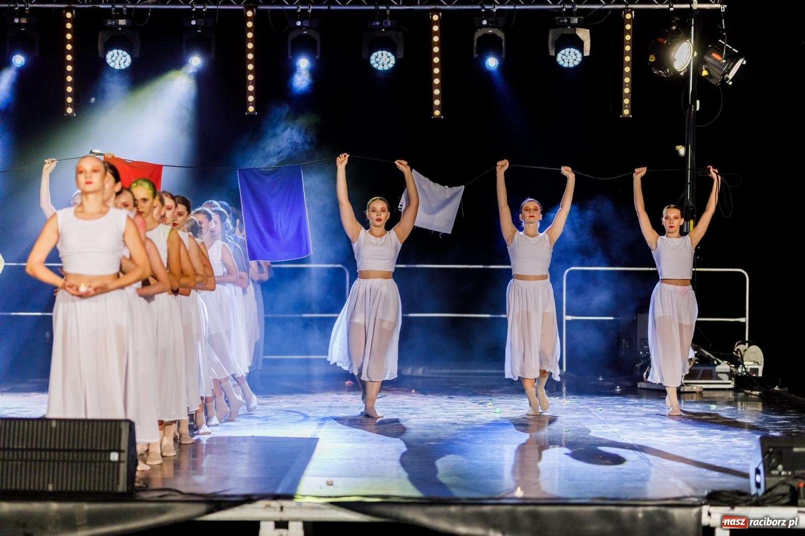 Zdjęcie w galerii na portalu naszraciborz.pl: KOLORY ŻYCIA - widowisko na wodzie w parku m. Roth [FOTO i WIDEO] wiadomości z regionu