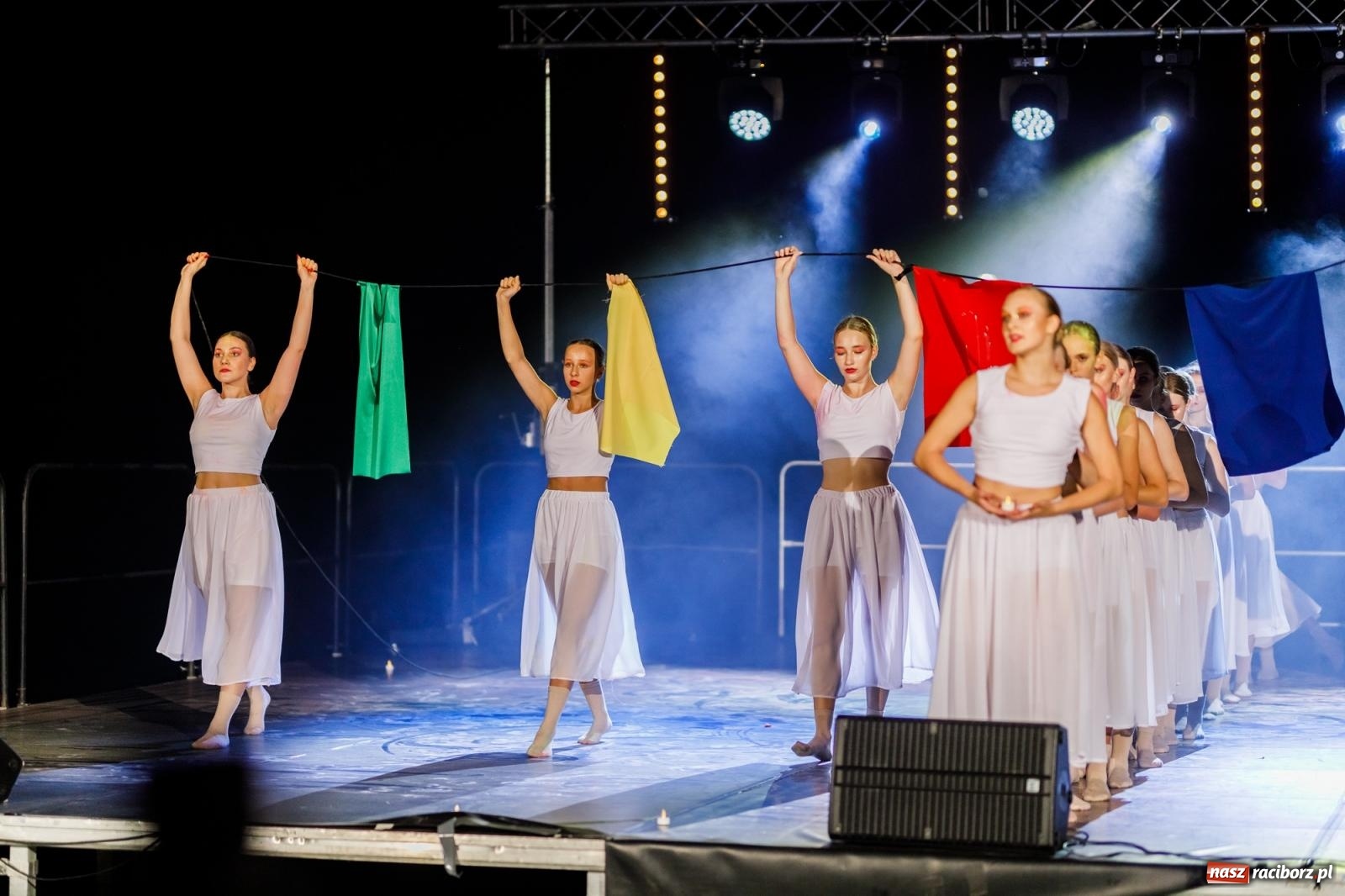 Zdjęcie w galerii na portalu naszraciborz.pl: KOLORY ŻYCIA - widowisko na wodzie w parku m. Roth [FOTO i WIDEO] wiadomości z regionu